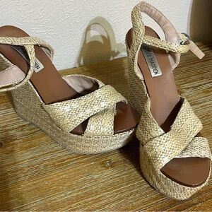 Steve Madden Tan Wedge Shoes with Crisscross Straps and Textured Upper
